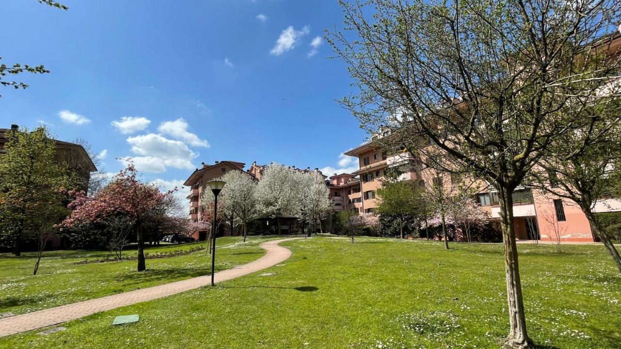 Pacy - Park City Home San Giuliano Milanese Exteriör bild